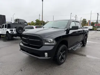2014 RAM 1500 4WD Crew Cab 140.5" Express