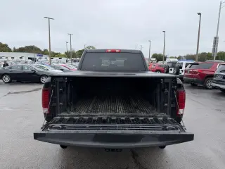 2014 RAM 1500 4WD Crew Cab 140.5" Express