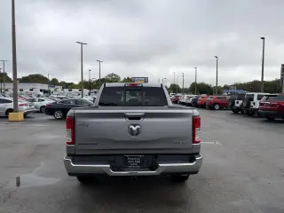 2020 RAM 1500 Big Horn 4x4 Crew Cab 5'7" Box
