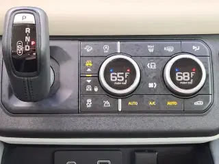 Land Rover Defender 2021 AWD 110 SE 4dr SUV