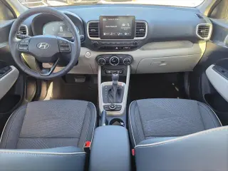 Hyundai VENUE 2026 SEL 4dr Crossover w/Two-Tone Roof