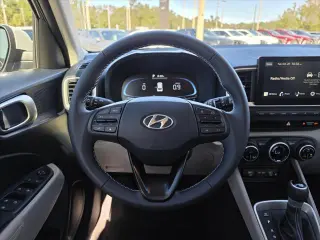 Hyundai VENUE 2026 SEL 4dr Crossover w/Two-Tone Roof