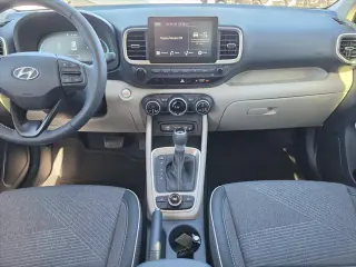 Hyundai VENUE 2026 SEL 4dr Crossover w/Two-Tone Roof