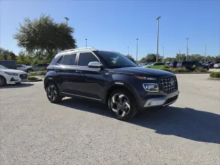 Hyundai VENUE 2026 SEL 4dr Crossover w/Two-Tone Roof