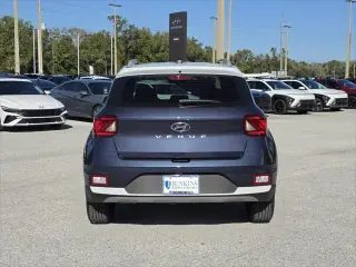 Hyundai VENUE 2026 SEL 4dr Crossover w/Two-Tone Roof