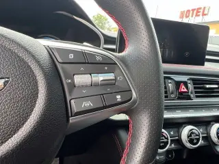 Genesis G70 2023 3.3T Estándar 4dr Sedán