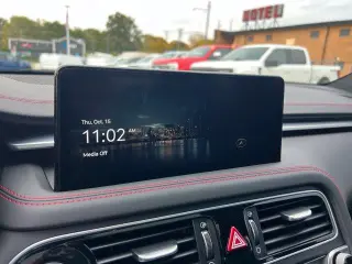Genesis G70 2023 3.3T Estándar 4dr Sedán