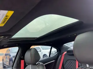 Genesis G70 2023 3.3T Estándar 4dr Sedán