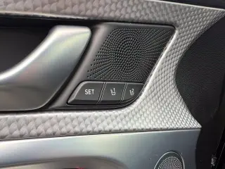 Genesis G70 2023 3.3T Estándar 4dr Sedán