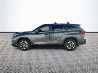 Toyota Highlander Hybrid 2023 AWD XLE 4dr SUV