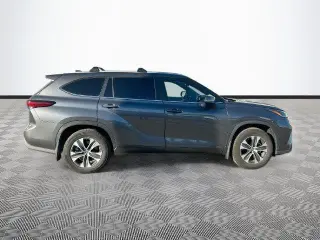 Toyota Highlander Hybrid 2023 AWD XLE 4dr SUV