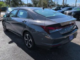 Hyundai ELANTRA 2023 SEL Sedán 4 puertas