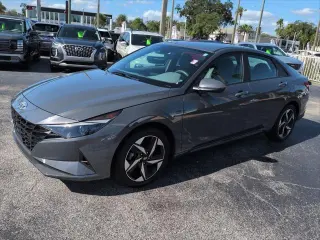 Hyundai ELANTRA 2023 SEL Sedán 4 puertas