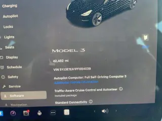 Vehículo Tesla Model 3 2023 sedán de 4 puertas