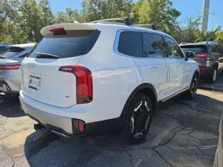 Kia Telluride 2023 AWD S 4dr SUV