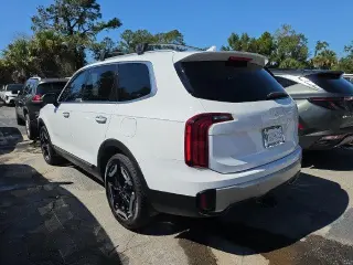 Kia Telluride 2023 AWD S 4dr SUV