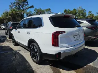 Kia Telluride 2023 AWD S 4dr SUV