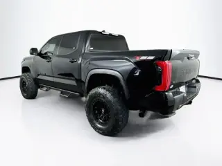Toyota Tundra 2024 4x4 SR5 4dr CrewMax Cab Pickup SB