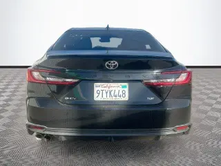 Toyota Camry 2025 SE 4dr Sedán