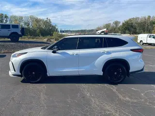 Toyota Highlander 2023 AWD XSE 4dr SUV