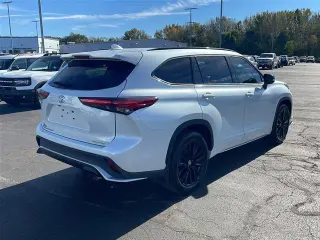 Toyota Highlander 2023 AWD XSE 4dr SUV