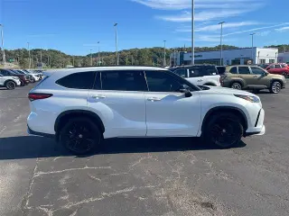 Toyota Highlander 2023 AWD XSE 4dr SUV