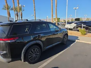 Nissan Pathfinder 2022 SL 4 puertas SUV