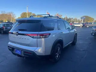 Nissan Pathfinder 2023 AWD SV 4dr SUV