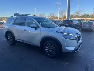 Nissan Pathfinder 2023 AWD SV 4dr SUV