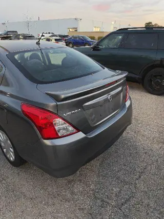 Nissan Versa 2018 S 4dr Sedán