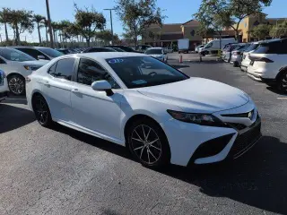 Toyota Camry 2023 SE 4dr Sedán