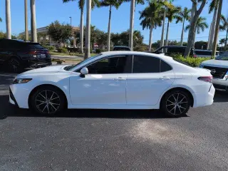 Toyota Camry 2023 SE 4dr Sedán
