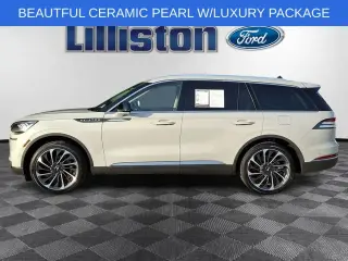 Lincoln Aviator 2023 AWD Reserve 4dr SUV