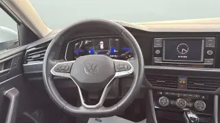 Volkswagen Jetta 2023 SE 4dr Sedán