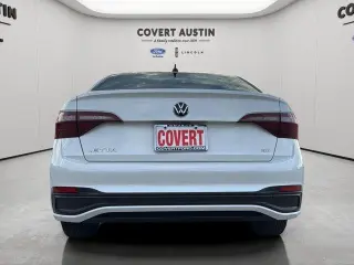 Volkswagen Jetta 2023 SE 4dr Sedán