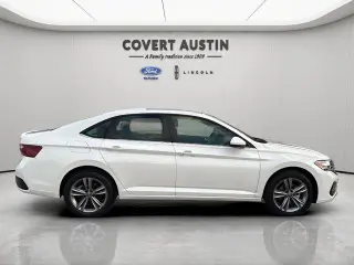 Volkswagen Jetta 2023 SE 4dr Sedán
