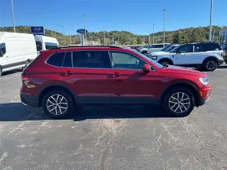 Volkswagen Tiguan 2019 con tracción en las cuatro ruedas SE 4Motion 4dr SUV