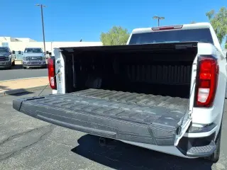 GMC Sierra 1500 2022 4x4 Elevation 4dr Crew Cab 5.8 ft. SB