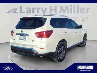 Nissan Pathfinder 2017 4x4 S 4dr SUV