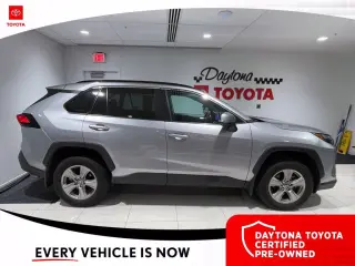 Toyota RAV4 2024 XLE SUV de 4 puertas