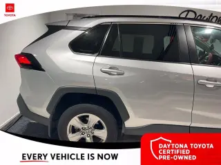 Toyota RAV4 2024 XLE SUV de 4 puertas