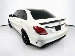 Mercedes-Benz Clase C 2018 AMG C 63 S 4dr Sedán
