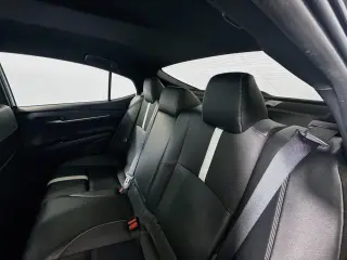 Toyota Camry 2025 SE 4dr Sedán