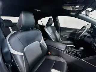 Toyota Camry 2025 SE 4dr Sedán
