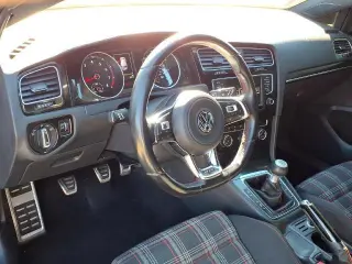 Volkswagen Golf GTI 2016 S 4dr Hatchback 6M