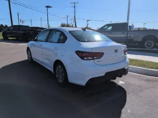 Kia Rio 2020 S 4dr Sedán