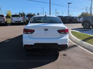 Kia Rio 2020 S 4dr Sedán