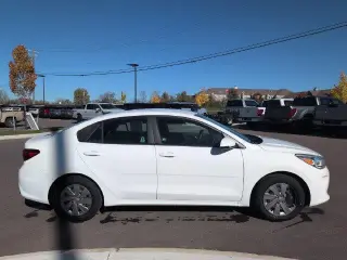 Kia Rio 2020 S 4dr Sedán