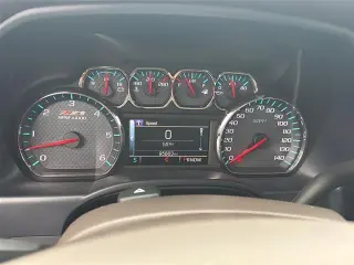 Chevrolet Silverado 1500 2015 4x4 LTZ 4dr Cab de Tripulación 5,8 pies de Peso Total