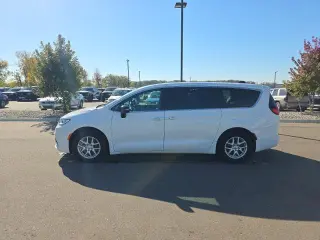 Chrysler Pacifica 2025 Select 4dr Mini-Van